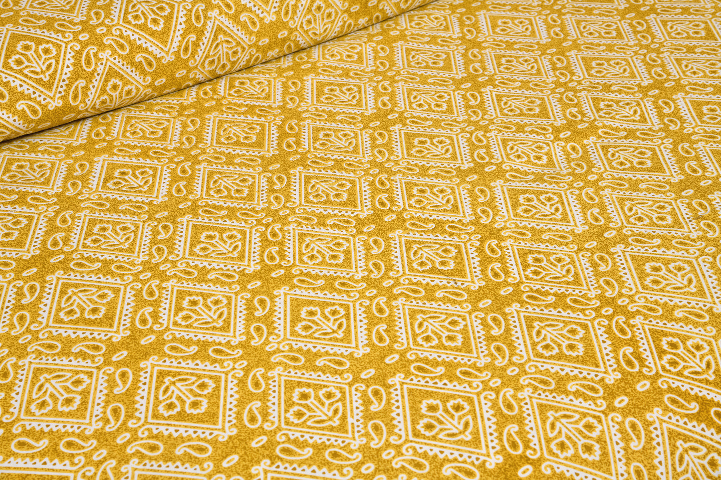 100% Cotton King Size Bedsheet with 2 Pillow Cover