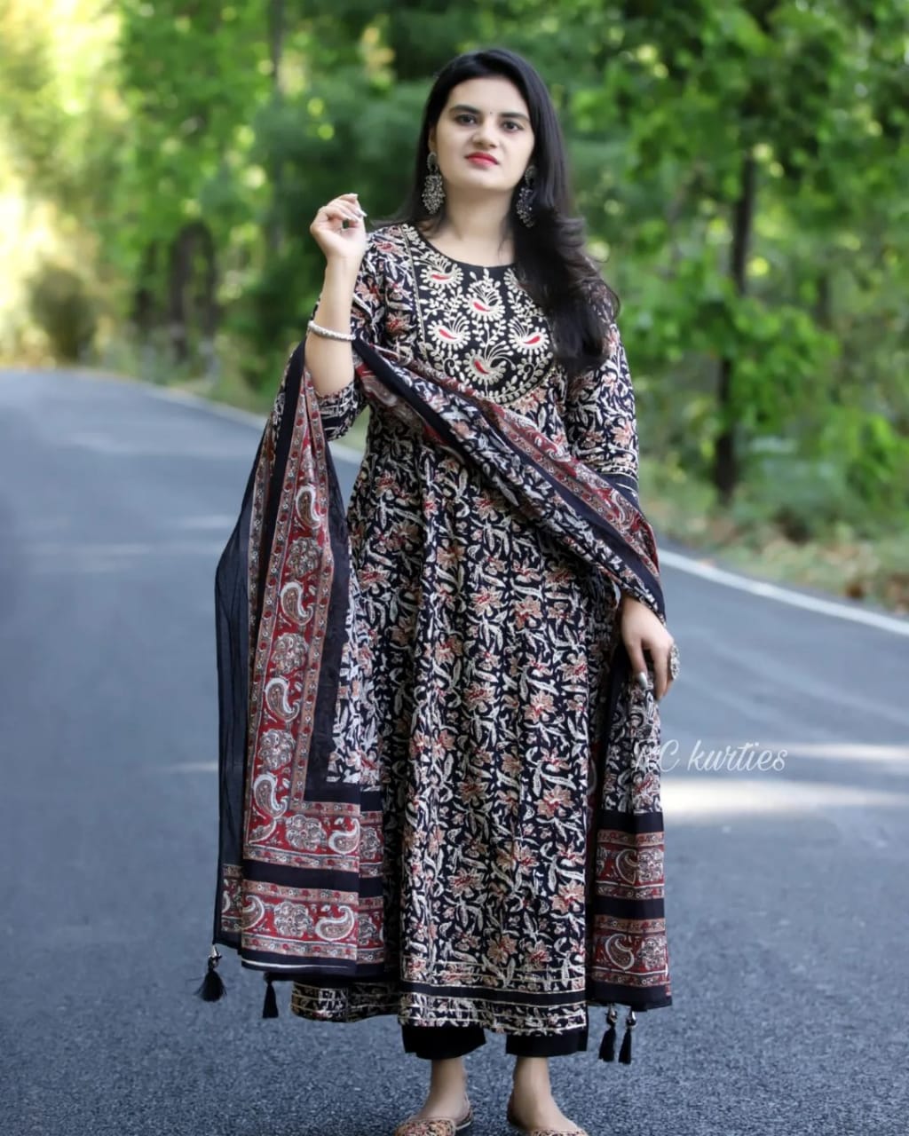 Black designer party wear kurti from Easysarees. | Kurti designs, Western  dresses for women, Party wear