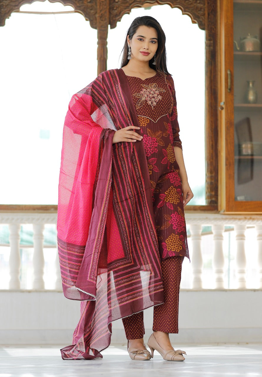 Beautiful Cotton Lurex Nayra Cut Style Kurti - Pant Dupatta Set!! – Royskart
